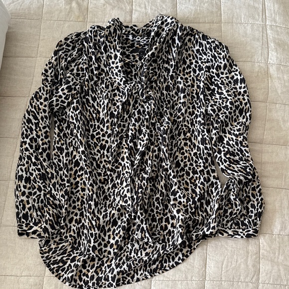 Bow tie Leopard Blouse - Picture 1 of 3
